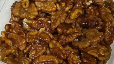 5-Minute Caramel Walnuts