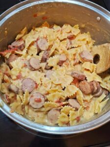 Grandma’s One Pot Cheesy Smoked Sausage Pasta: A Family Favorite Recipe