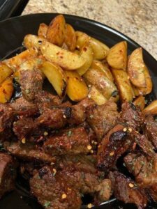 Ultimate Garlic Herb Potatoes and NY Strip Steak Skillet: A Luxurious Culinary Delight