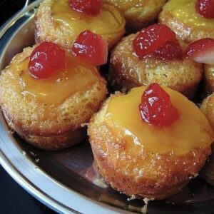 Delicious Pineapple Upside Down Cupcakes: A Tropical Treat for Your Sweet Tooth