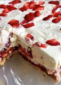 Delicious No-Bake Strawberry Shortcake Dessert: Easy Recipe for Sweet Lovers