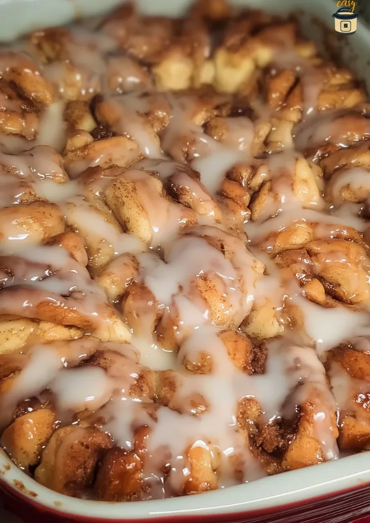 Cinnamon Roll Apple Cobbler (3-Ingredient Dessert Recipe)