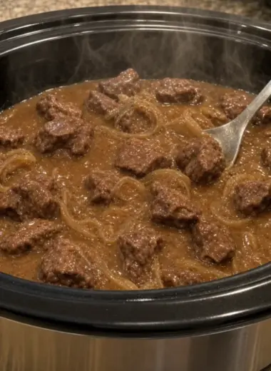 Crockpot beef tips and gravy